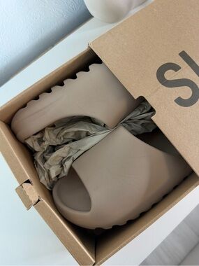 Yeezy Slide